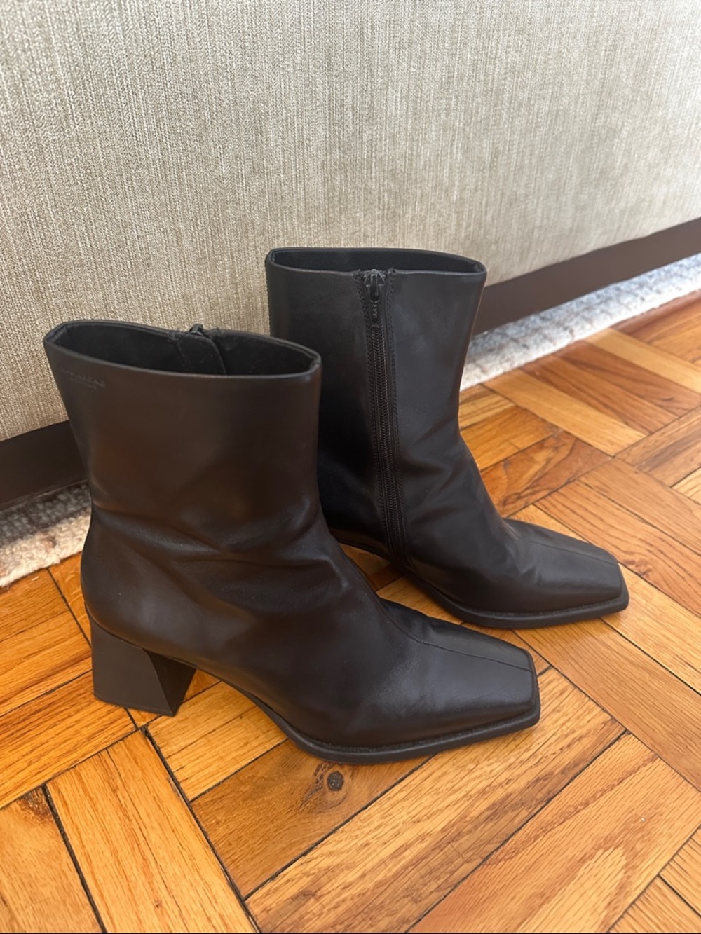 Women's Vagabond Hedda Black Square-Toe Block Heel Ankle Boots
